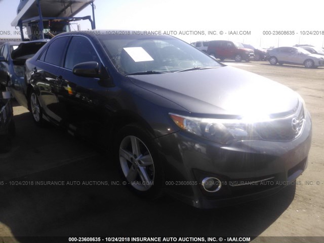 4T1BF1FK8CU162232 - 2012 TOYOTA CAMRY SE/LE/XLE GRAY photo 1