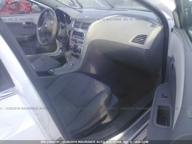 1G1ZC5E00CF105958 - 2012 CHEVROLET MALIBU 1LT WHITE photo 5