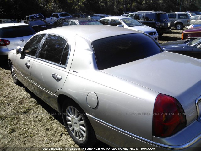 1LNHM82W33Y640275 - 2003 LINCOLN TOWN CAR SIGNATURE TAN photo 6