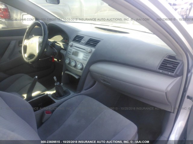 4T1BE46K48U759048 - 2008 TOYOTA CAMRY CE/LE/XLE/SE SILVER photo 5
