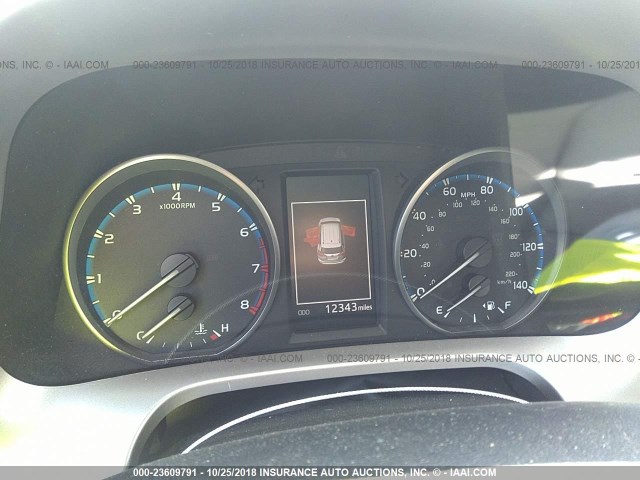 JTMWFREV2JJ159891 - 2018 TOYOTA RAV4 ADVENTURE/XLE Boz foto 7