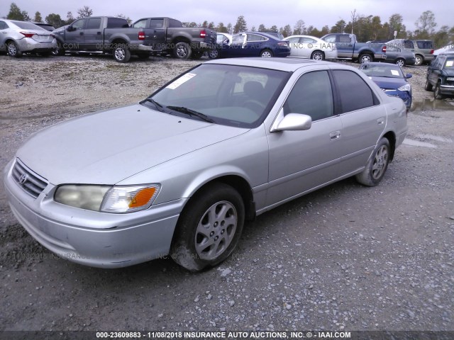 JT2BF28K7Y0261753 - 2000 TOYOTA CAMRY LE/XLE Сұр фото 2