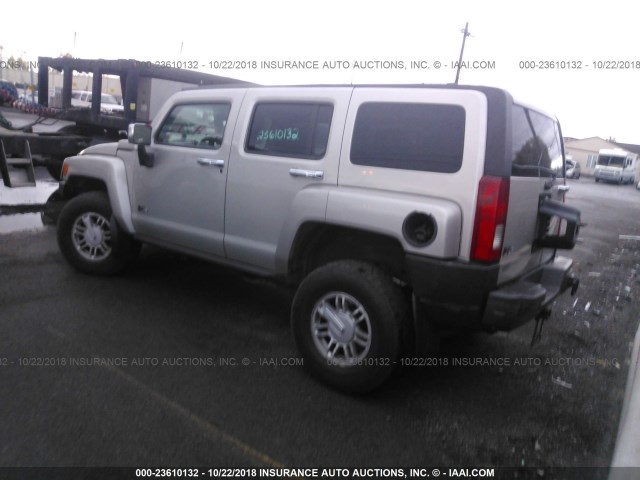 5GTDN136468326301 - 2006 HUMMER H3 SILVER photo 3