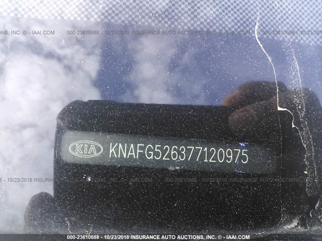 KNAFG526377120975 - 2007 KIA RONDO LX/EX SILVER photo 9