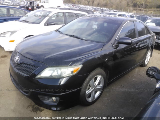 4T1BF3EK0AU075340 - 2010 TOYOTA CAMRY SE/LE/XLE შავი ფოტო 2