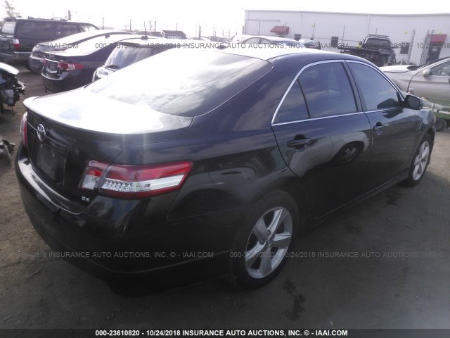 4T1BF3EK0AU075340 - 2010 TOYOTA CAMRY SE/LE/XLE შავი ფოტო 4