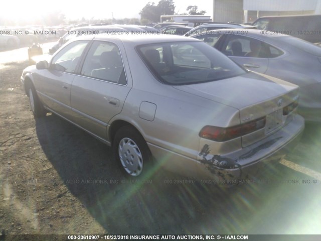 JT2BG22K3X0364513 - 1999 TOYOTA CAMRY BEIGE photo 3