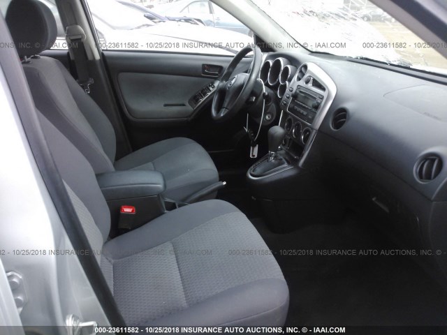 2T1KR32E57C642819 - 2007 TOYOTA COROLLA MATRIX XR SILVER photo 5