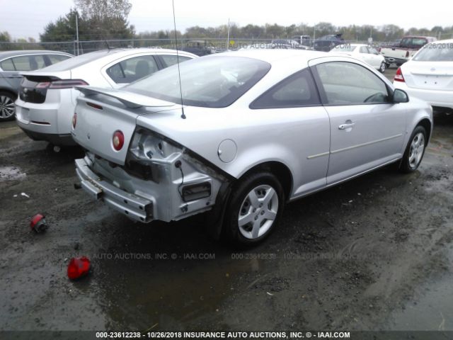 1G1AL15F977188140 - 2007 CHEVROLET COBALT LT SILVER photo 4