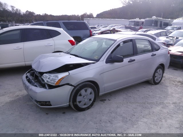 1FAHP34NX8W260748 - 2008 FORD FOCUS S/SE SILVER photo 2