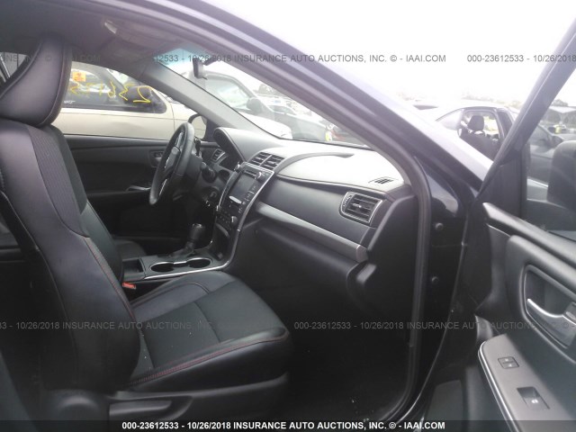 4T1BF1FK0GU151327 - 2016 TOYOTA CAMRY LE/XLE/SE/XSE BLACK photo 5