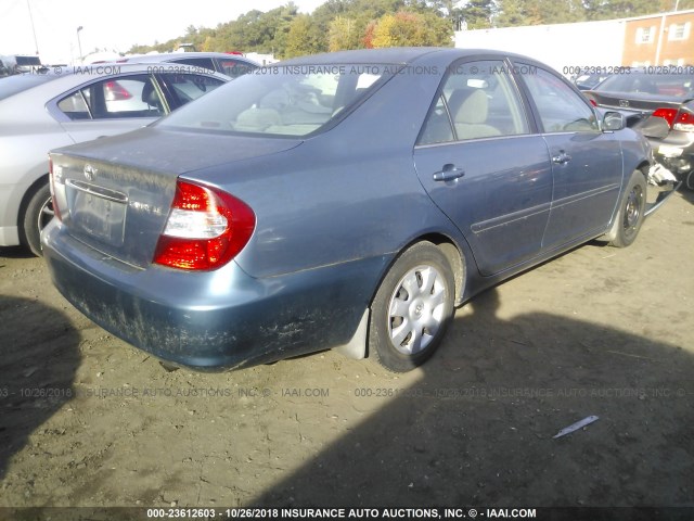 4T1BE32K72U578792 - 2002 TOYOTA CAMRY LE/XLE/SE BLUE photo 4