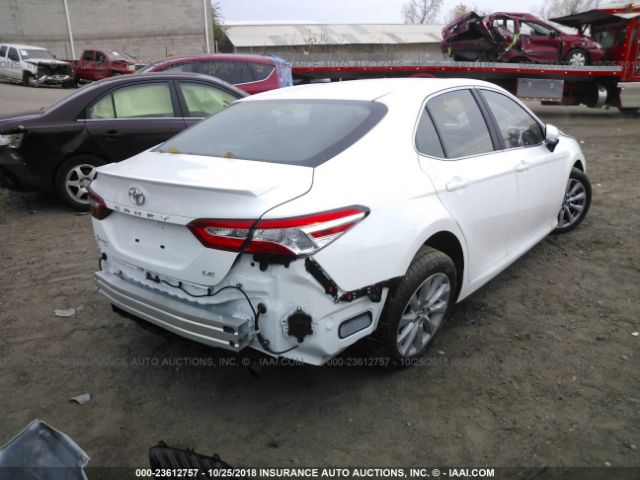 4T1B11HK8JU144807 - 2018 TOYOTA CAMRY L/LE/XLE/SE/XSE WHITE photo 4