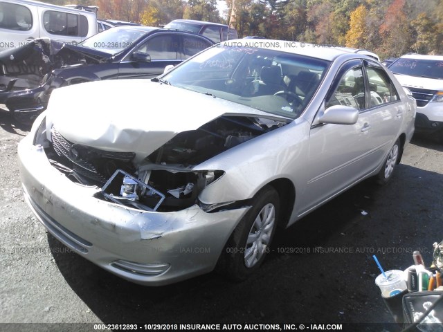 4T1BE32K74U789574 - 2004 TOYOTA CAMRY LE/XLE/SE SILVER photo 2