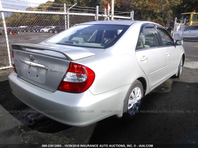 4T1BE32K74U789574 - 2004 TOYOTA CAMRY LE/XLE/SE SILVER photo 4