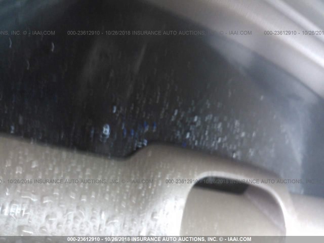 1LNLM81W4VY686423 - 1997 LINCOLN TOWN CAR EXECUTIVE WHITE photo 7