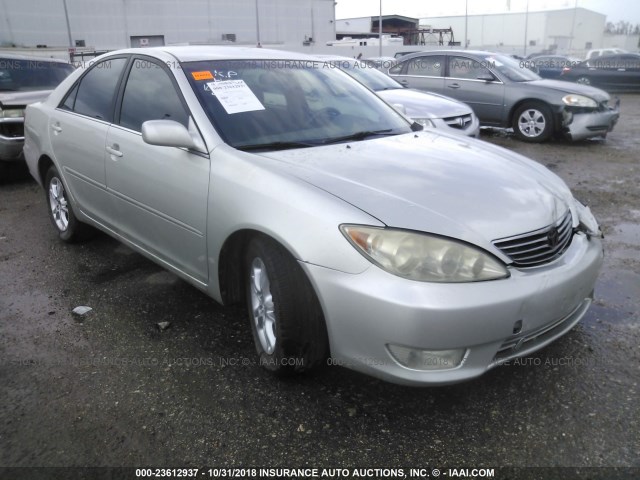 JTDBE32K563044559 - 2006 TOYOTA CAMRY LE/XLE 银色 照片 1
