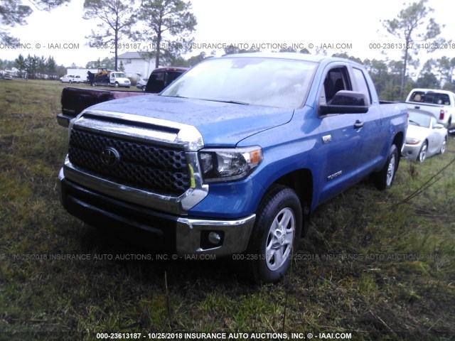 5TFUW5F16JX746023 - 2018 TOYOTA TUNDRA DOUBLE CAB SR/SR5 BLUE photo 2