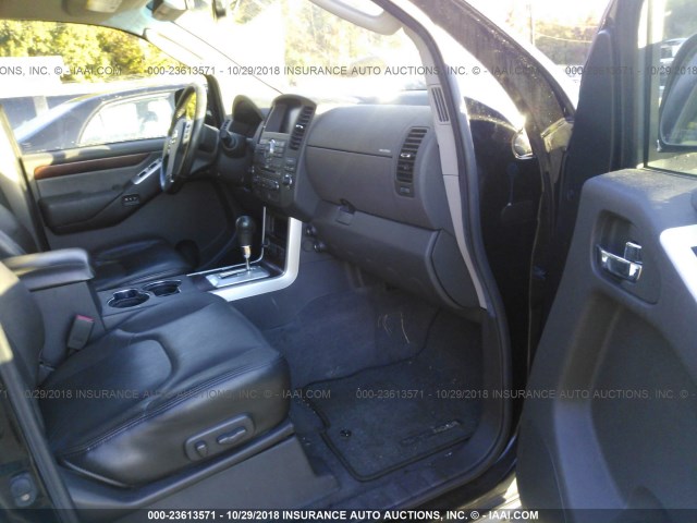 5N1AR18B28C639413 - 2008 NISSAN PATHFINDER S/LE/SE BLACK photo 5