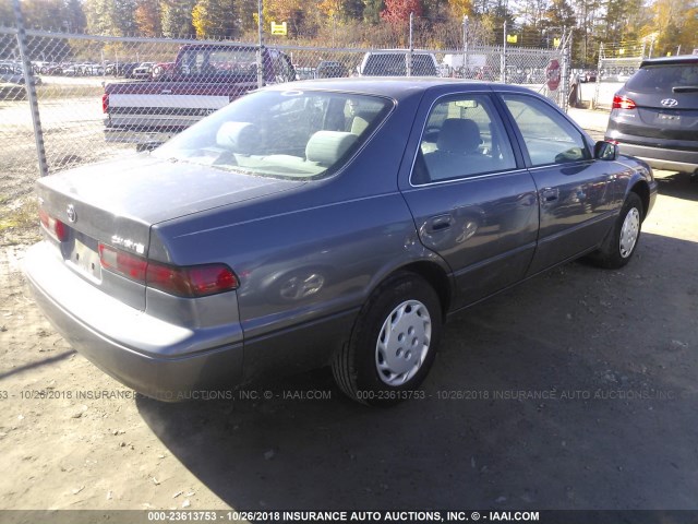 4T1BG22K1VU134882 - 1997 TOYOTA CAMRY CE/LE/XLE 灰色 照片 4