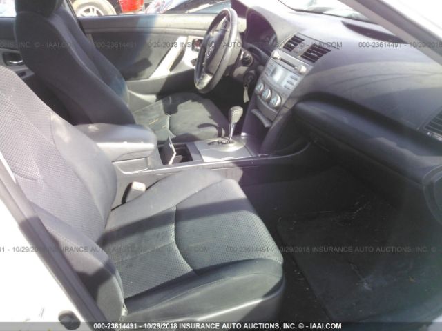 4T1BE46K27U672215 - 2007 TOYOTA CAMRY NEW GENERAT CE/LE/XLE/SE WHITE photo 5