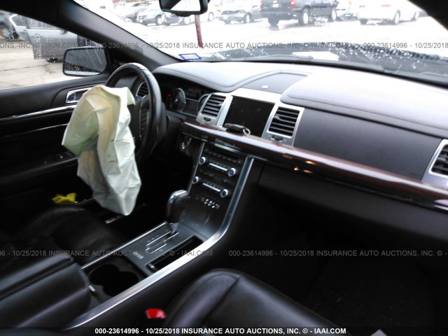 1LNHM94R39G609460 - 2009 LINCOLN MKS BLACK photo 5