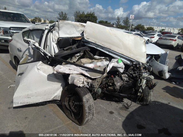 3N1CN7AP4HL814947 - 2017 NISSAN VERSA S/S PLUS/SV/SL WHITE photo 1