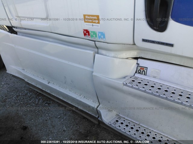 1FUJGLBG6CLBJ1307 - 2012 FREIGHTLINER CASCADIA 125  Unknown photo 7