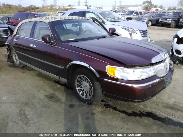 1LNHM82W91Y612476 - 2001 LINCOLN TOWN CAR SIGNATURE MAROON photo 1