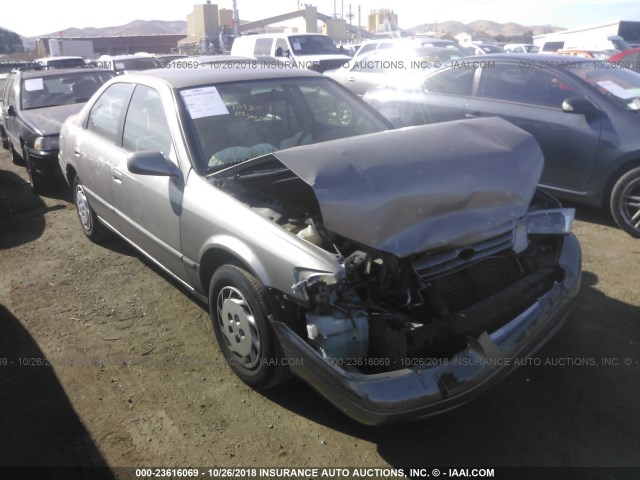 JT2BG22K4X0313554 - 1999 TOYOTA CAMRY LE/XLE 灰色 照片 1