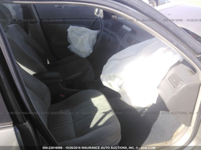 JT2BG22K4X0313554 - 1999 TOYOTA CAMRY LE/XLE 灰色 照片 5
