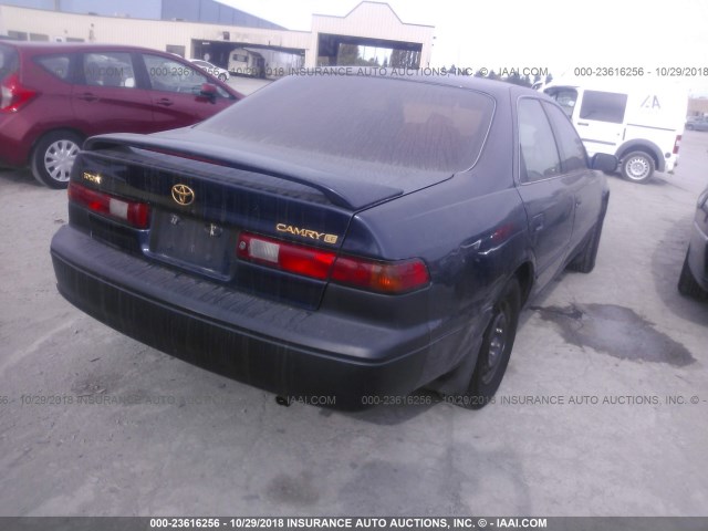 4T1BG22K2XU482533 - 1999 TOYOTA CAMRY CE/LE/XLE 蓝色 照片 4