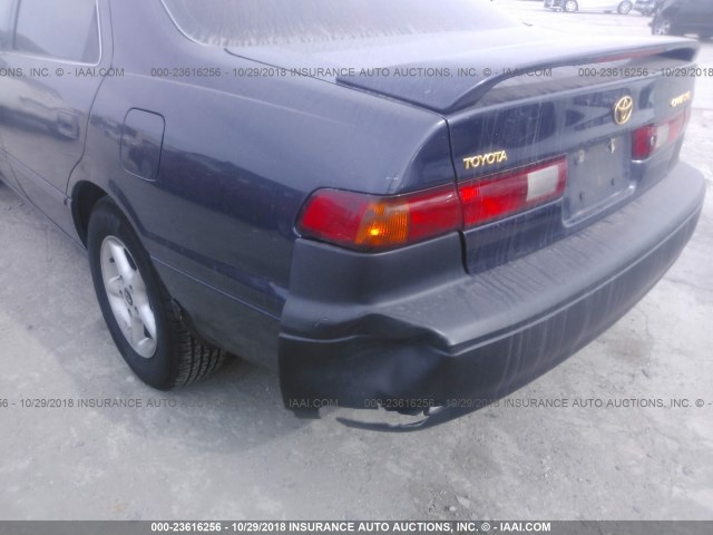 4T1BG22K2XU482533 - 1999 TOYOTA CAMRY CE/LE/XLE 蓝色 照片 6