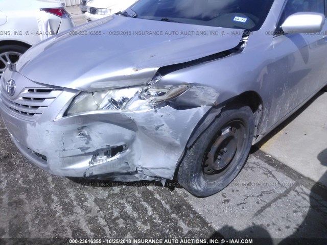 4T4BE46K68R014176 - 2008 TOYOTA CAMRY CE/LE/XLE/SE SILVER photo 6