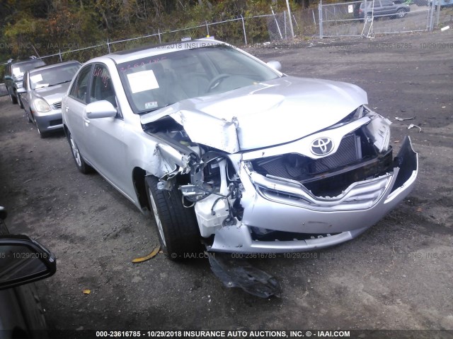 4T4BF3EK2AR037274 - 2010 TOYOTA CAMRY SE/LE/XLE SILVER photo 1