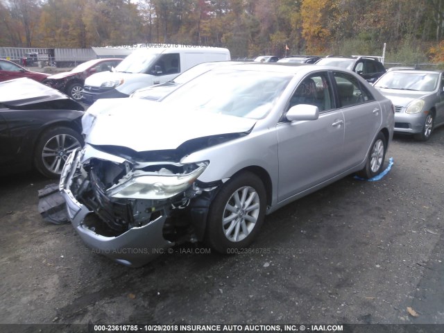 4T4BF3EK2AR037274 - 2010 TOYOTA CAMRY SE/LE/XLE SILVER photo 2