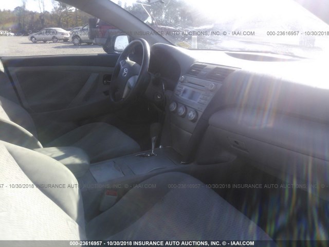 4T1BF3EKXBU599354 - 2011 TOYOTA CAMRY SE/LE/XLE GREEN photo 5