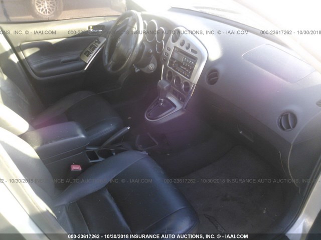 2T1KR32E34C204294 - 2004 TOYOTA COROLLA MATRIX XR SILVER photo 5