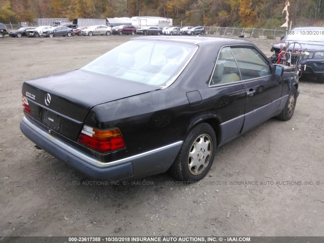 WDBEA52E4PB881792 - 1993 MERCEDES-BENZ 300 CE BLACK photo 4