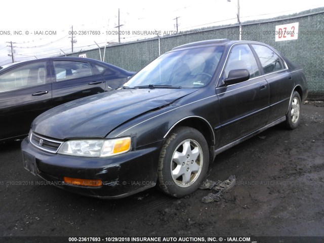 1HGCE6674VA007056 - 1997 HONDA ACCORD EX/EX-R BLACK photo 2