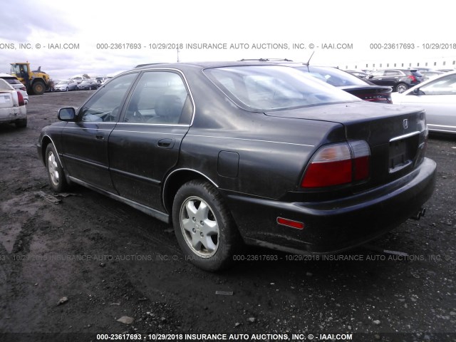 1HGCE6674VA007056 - 1997 HONDA ACCORD EX/EX-R BLACK photo 3