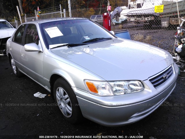 4T1BG22K7YU674533 - 2000 TOYOTA CAMRY CE/LE/XLE 银色 照片 1