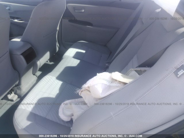 4T1BF1FK2HU361154 - 2017 TOYOTA CAMRY LE/XLE/SE/XSE 灰色 照片 8