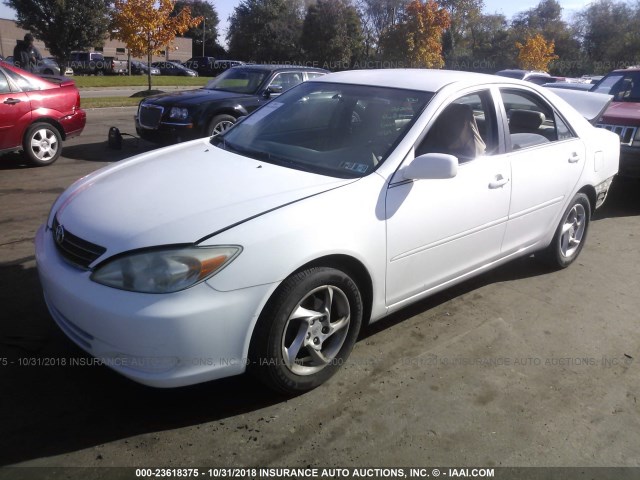 4T1BE32K14U277244 - 2004 TOYOTA CAMRY LE/XLE/SE WHITE photo 2