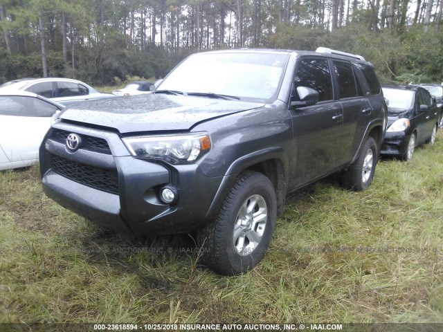 JTEBU5JR7J5537987 - 2018 TOYOTA 4RUNNER SR5 PREM/LTDL/TRAIL/TRD GRAY photo 2
