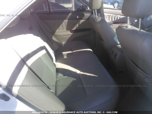 4T1BF30KX5U617945 - 2005 TOYOTA CAMRY LE/XLE/SE WHITE photo 8