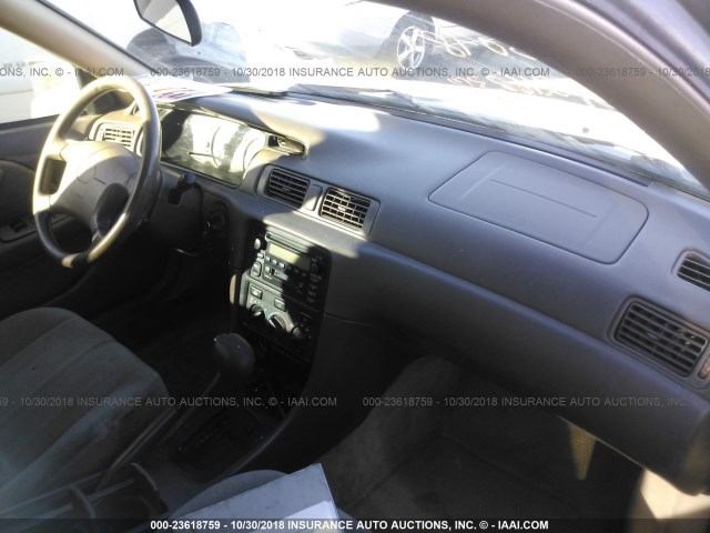 JT2BG22K6Y0457334 - 2000 TOYOTA CAMRY CE/LE/XLE 灰色 照片 5