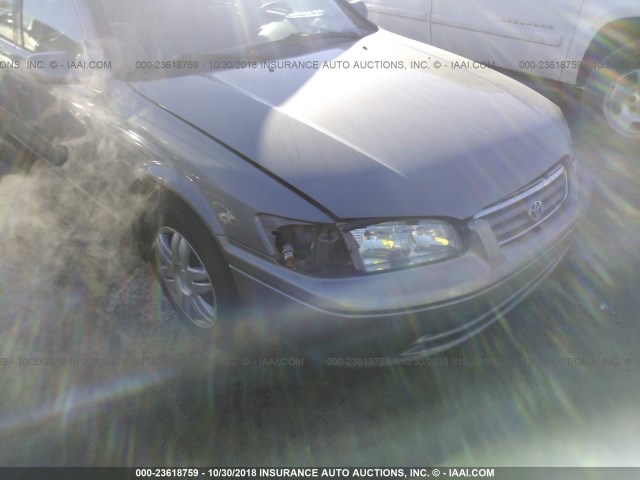 JT2BG22K6Y0457334 - 2000 TOYOTA CAMRY CE/LE/XLE GRAY photo 6