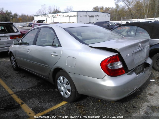 4T1BE32K23U226589 - 2003 TOYOTA CAMRY LE/XLE/SE SILVER photo 3