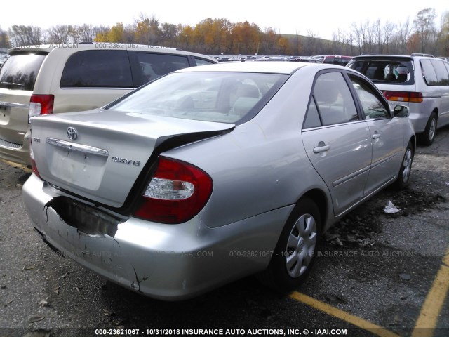 4T1BE32K23U226589 - 2003 TOYOTA CAMRY LE/XLE/SE SILVER photo 4